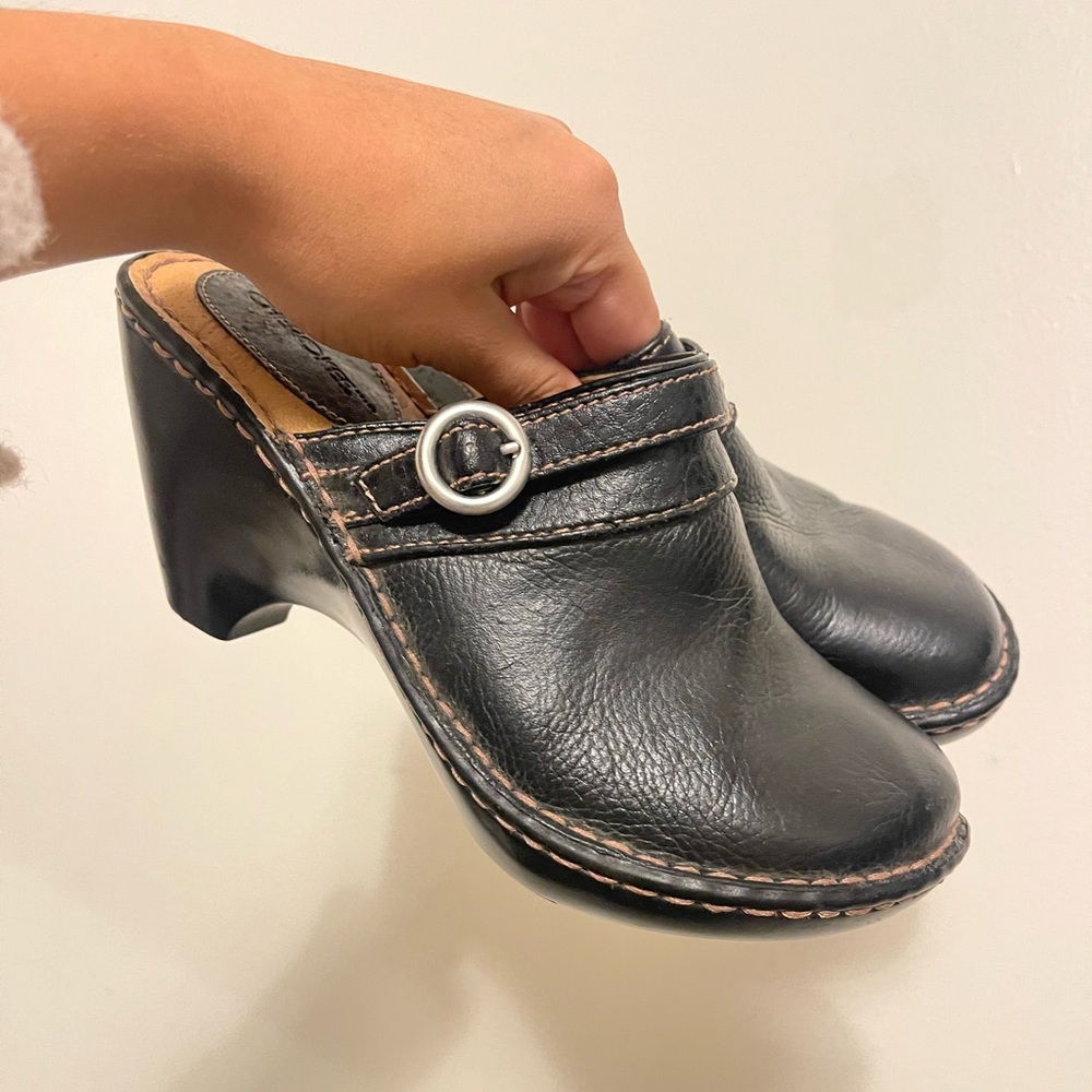 CHEROKEE WOMEN'S SIZE 6 BLACK LEATHER MULES CLOGS HEELS